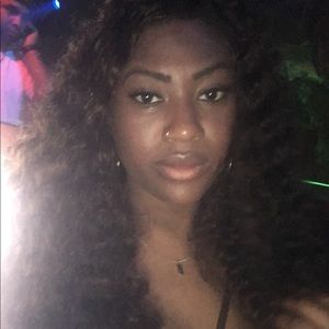 Meet your Posher, Chloe